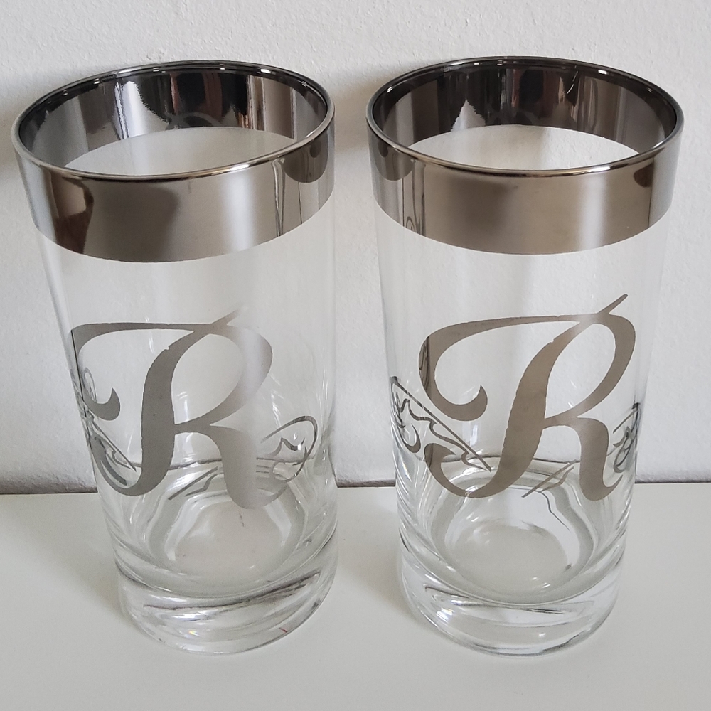 Vintage Set of 2 Dorothy Thorpe Silver Band Glasses